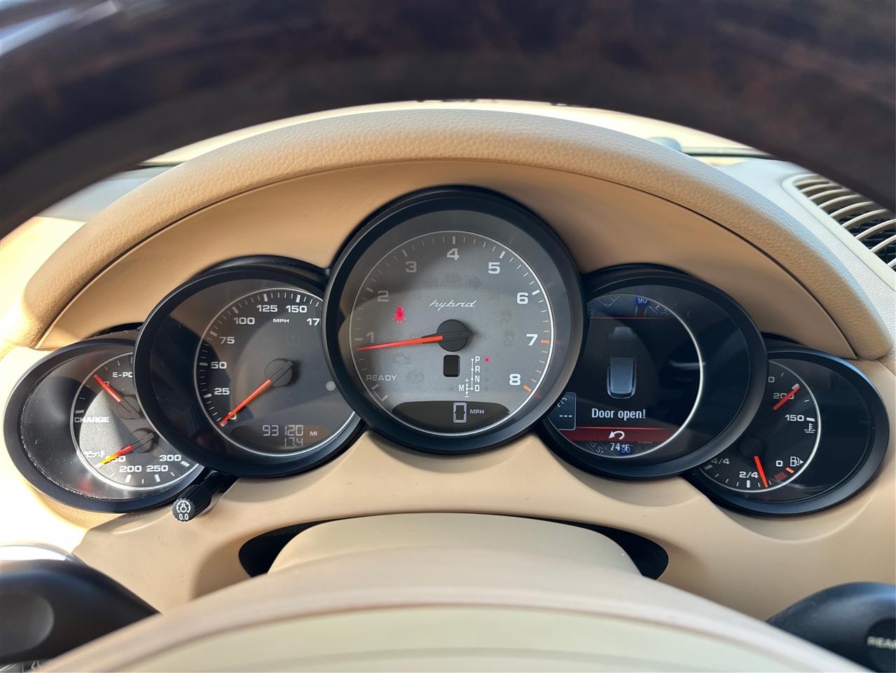 Porsche Cayenne Hybrid  2014