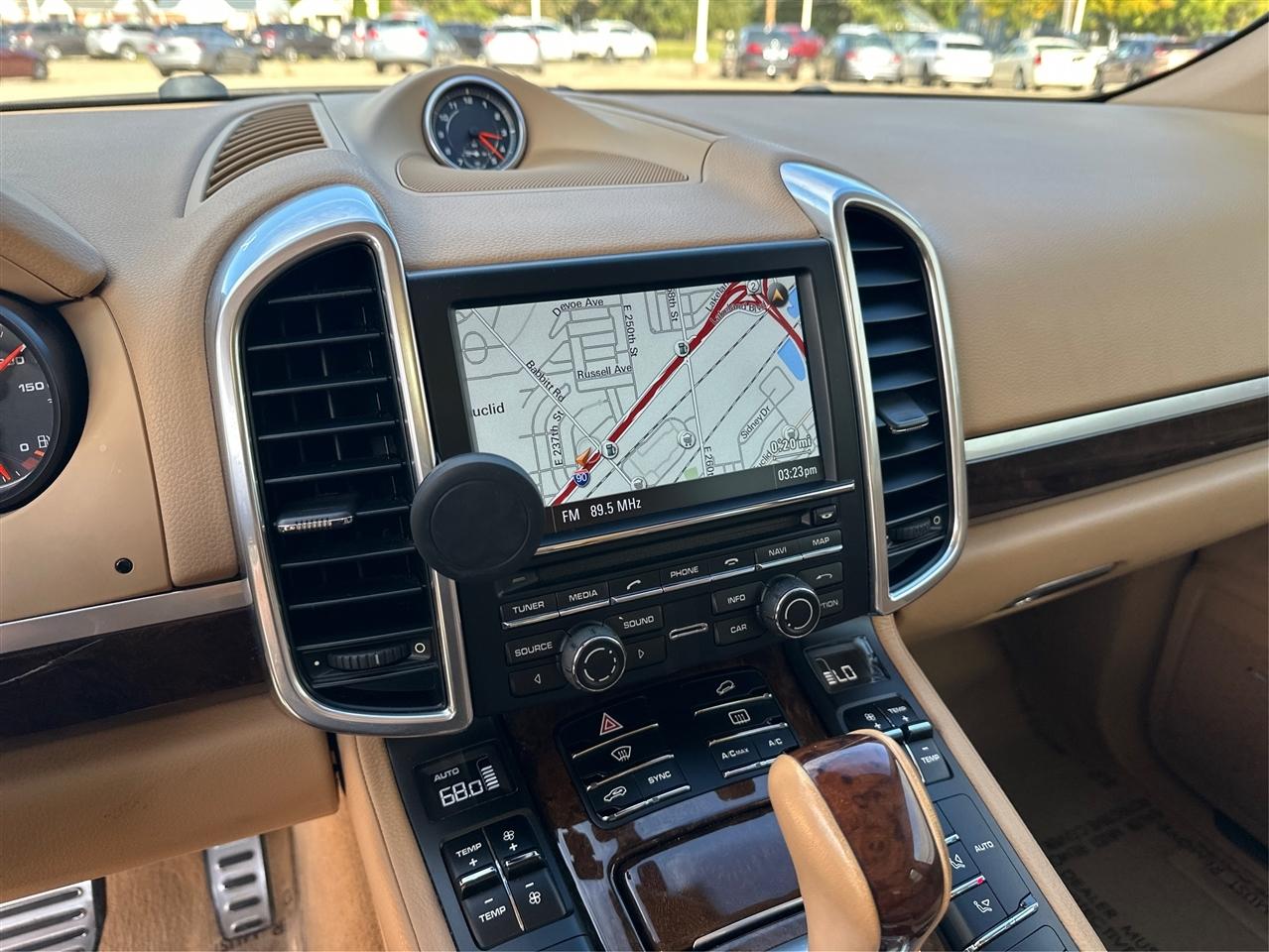 Porsche Cayenne Hybrid  2014