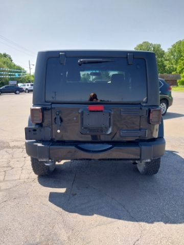 Jeep Wrangler Sahara 4WD 2013
