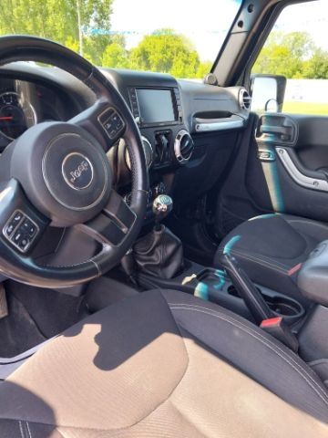 Jeep Wrangler Sahara 4WD 2013