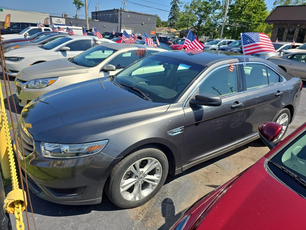 2017 Ford Taurus SE FWD