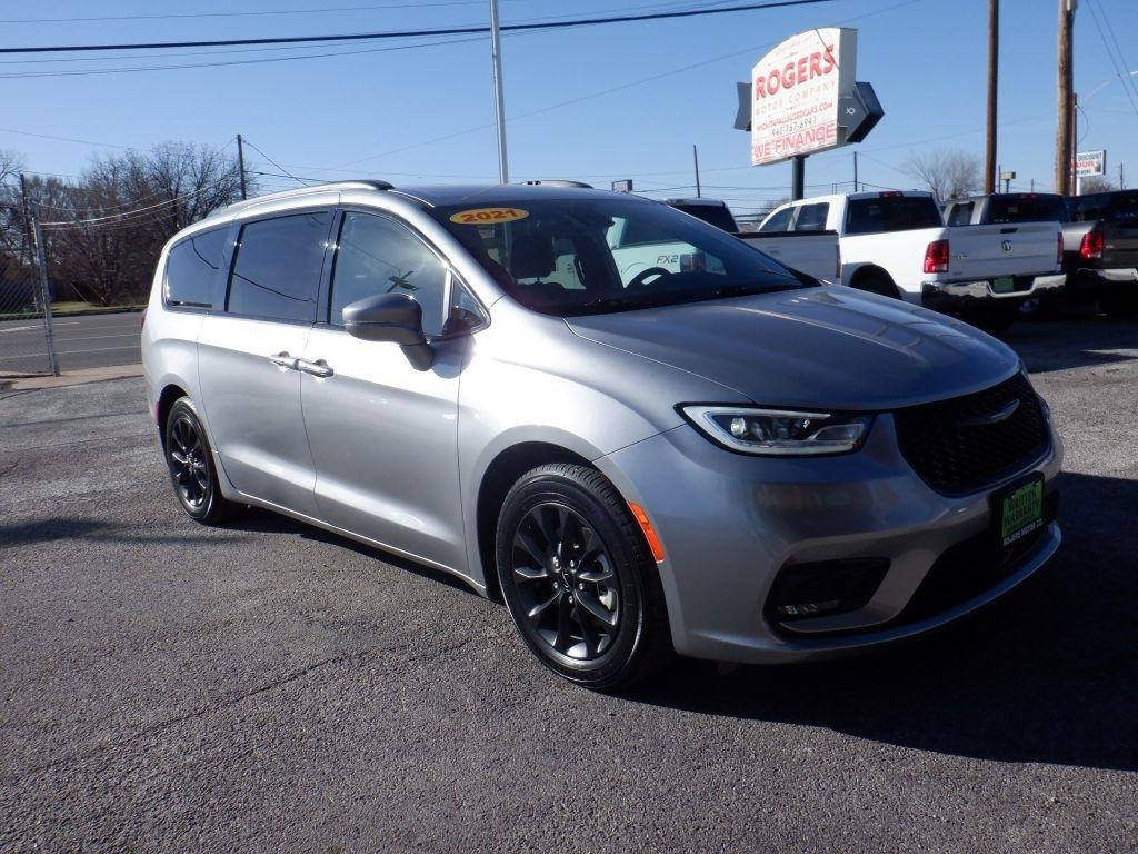 2020 Chrysler Pacifica Touring-L