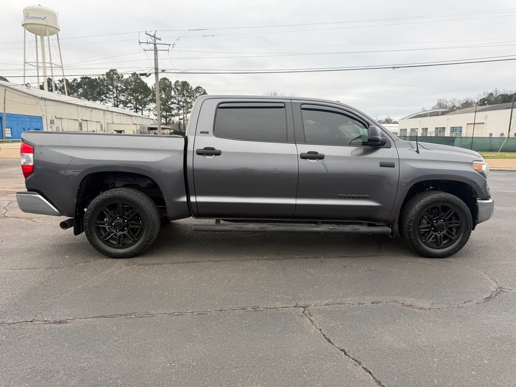 Toyota Tundra  2018