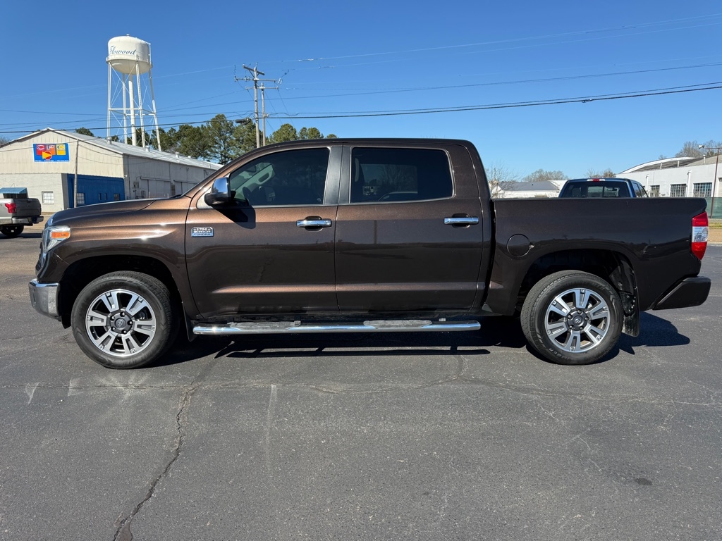 Toyota Tundra  2018