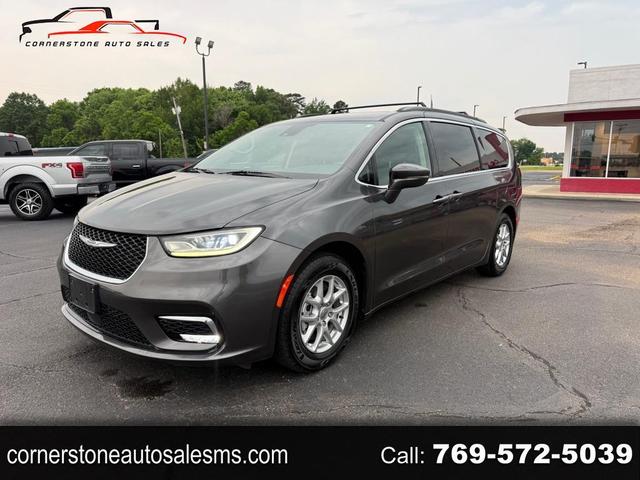 Gray 2022 Chrysler Pacifica Touring L FWD Minivan Front-Wheel Drive Automatic