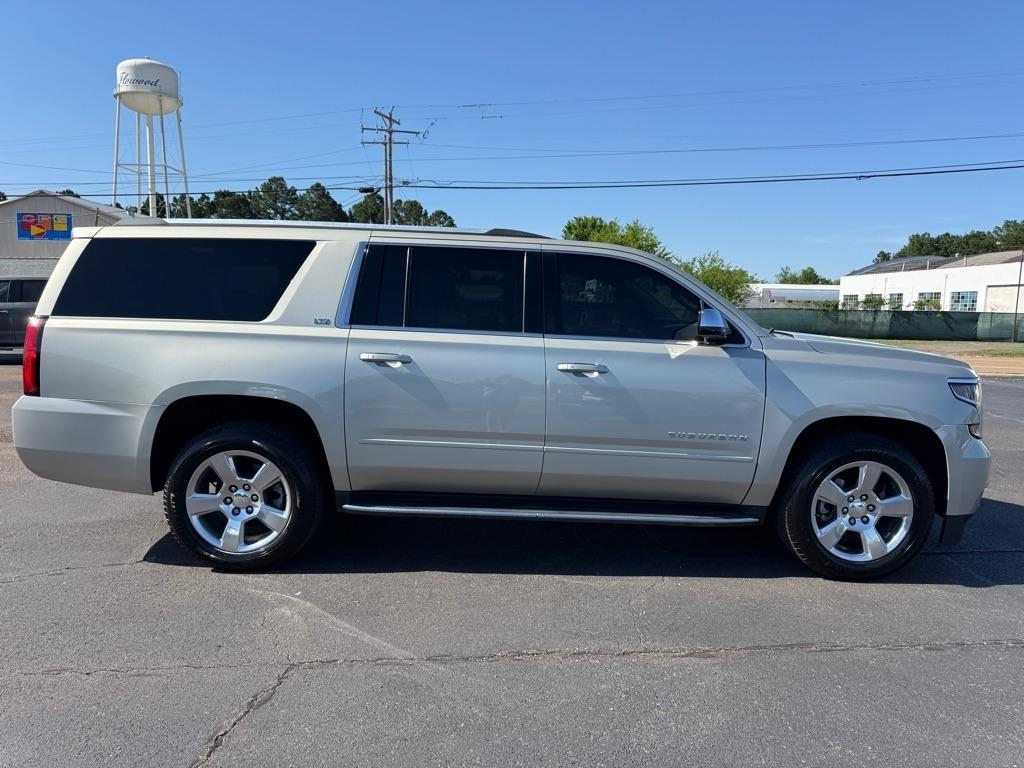 Chevrolet Suburban  2016
