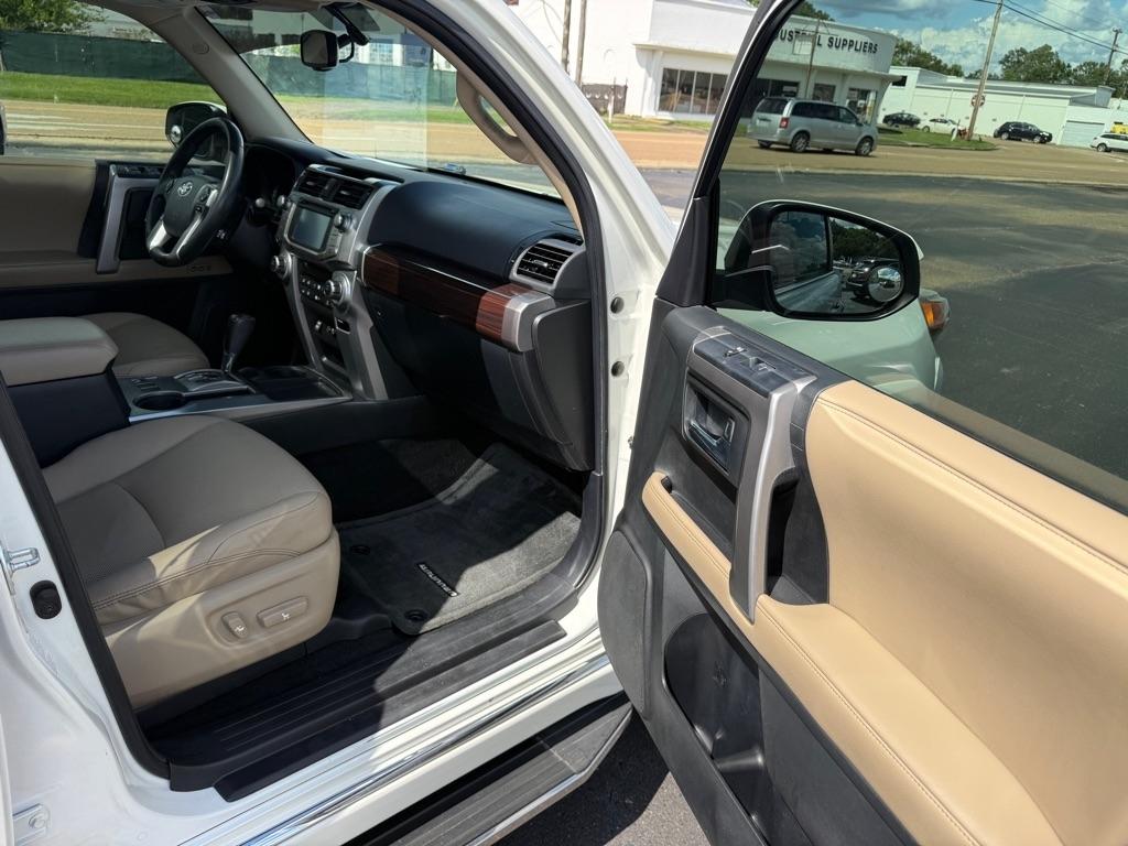 Toyota 4Runner  2016