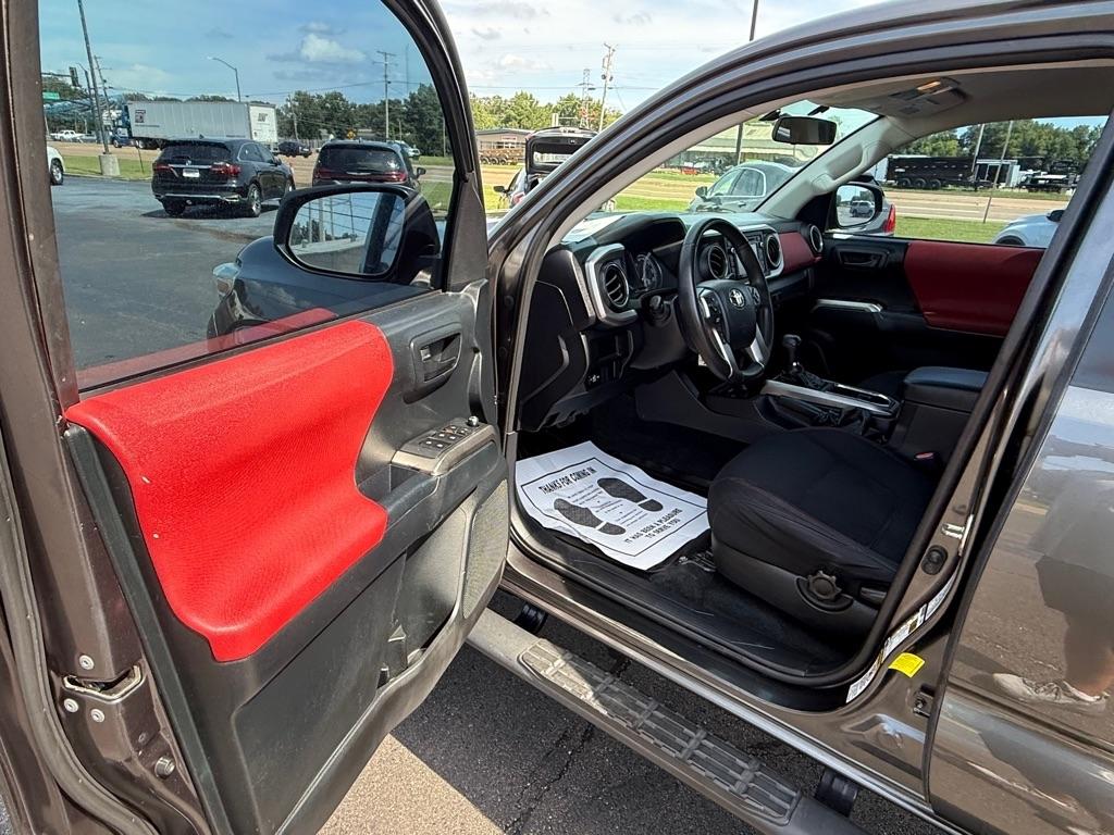 Toyota Tacoma  2016