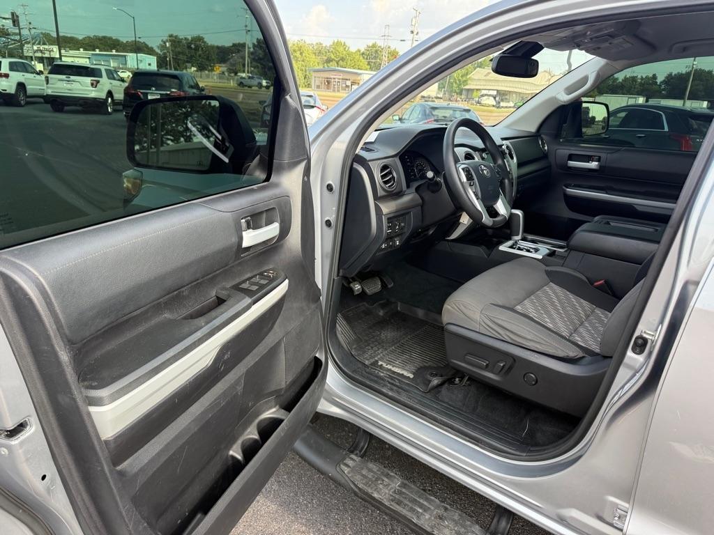 Toyota Tundra  2020