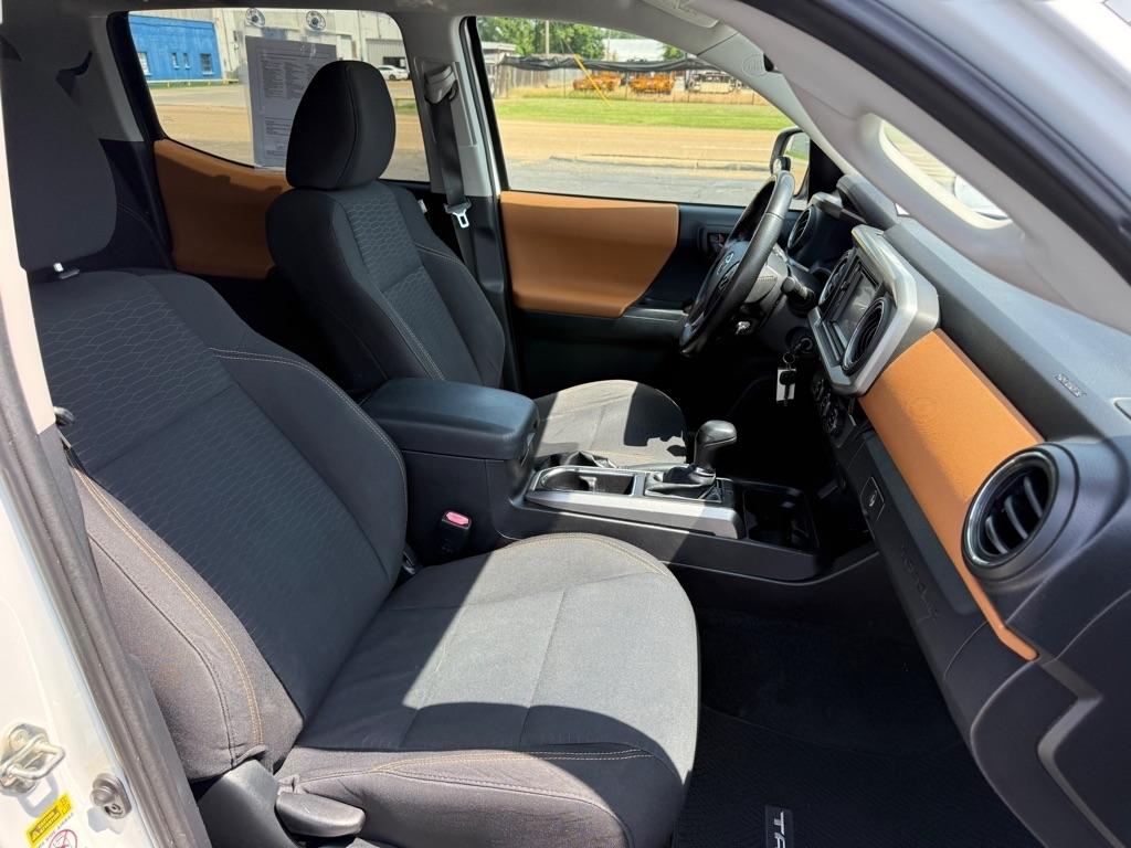 Toyota Tacoma  2016