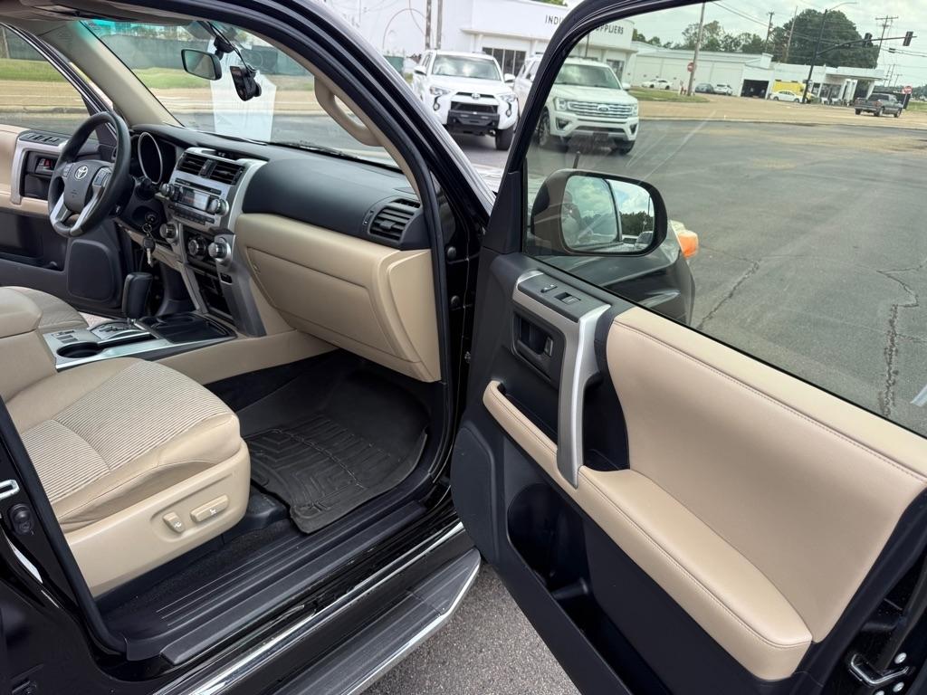Toyota 4Runner  2012
