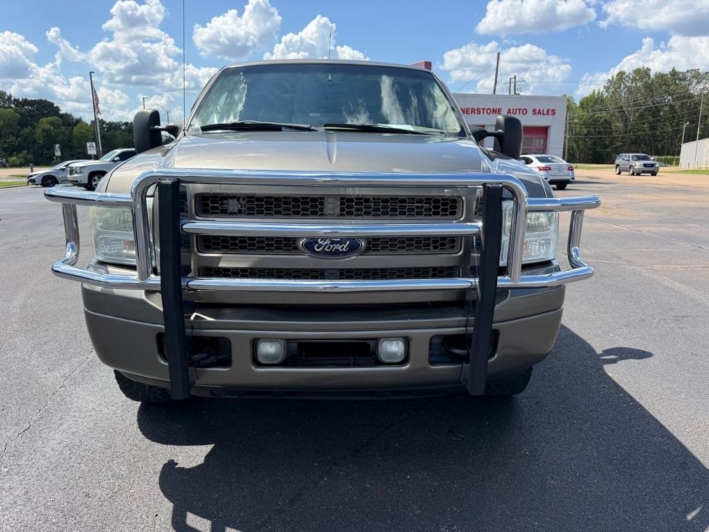 Ford Excursion  2005
