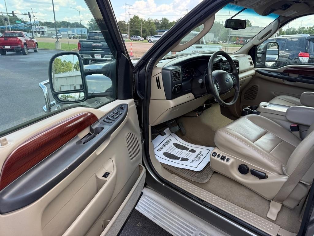 Ford Excursion  2005