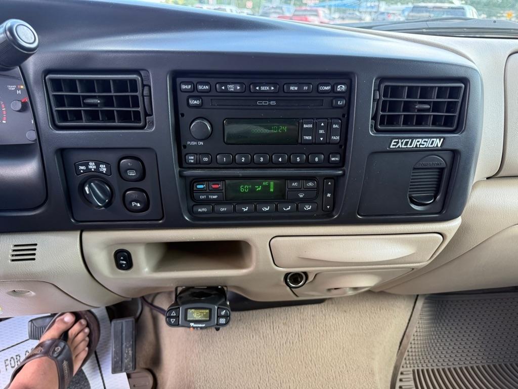 Ford Excursion  2005
