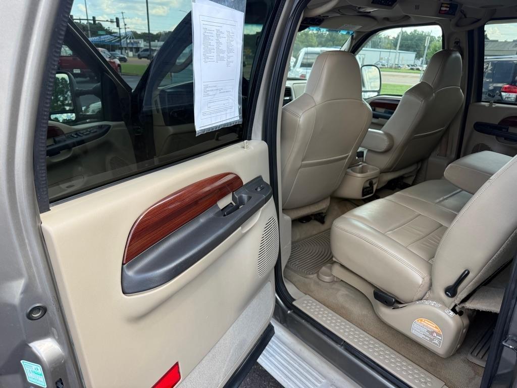 Ford Excursion  2005