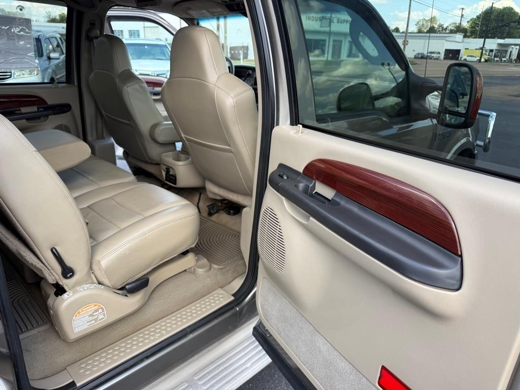 Ford Excursion  2005