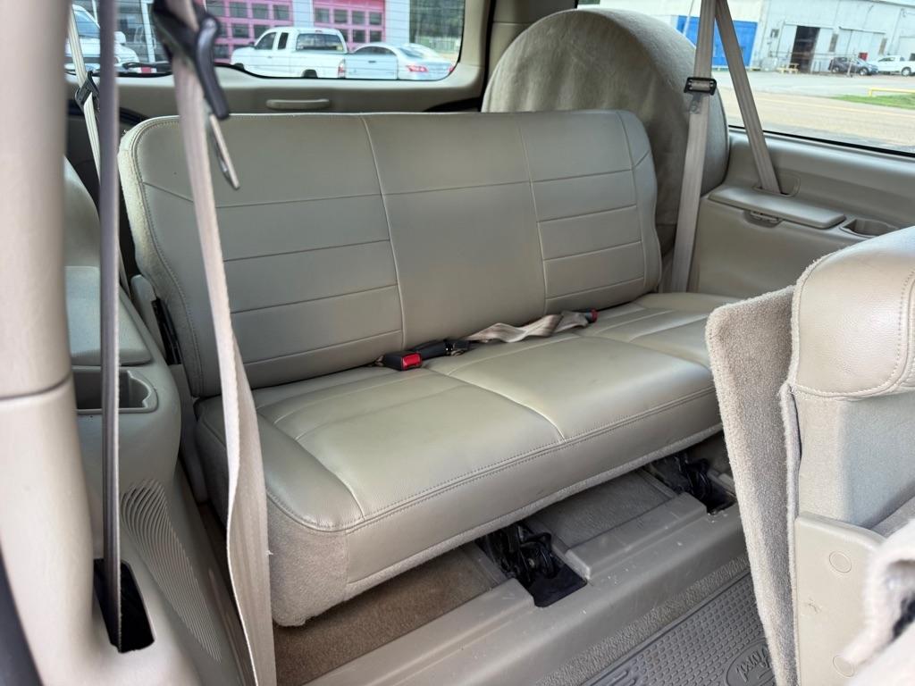 Ford Excursion  2005