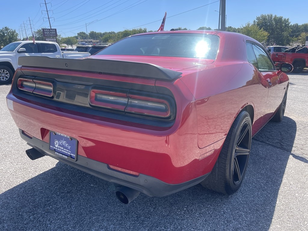 2015 Dodge Challenger R/T photo 2