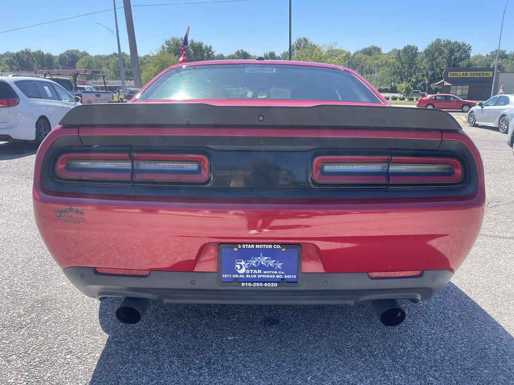 2015 Dodge Challenger R/T photo 3