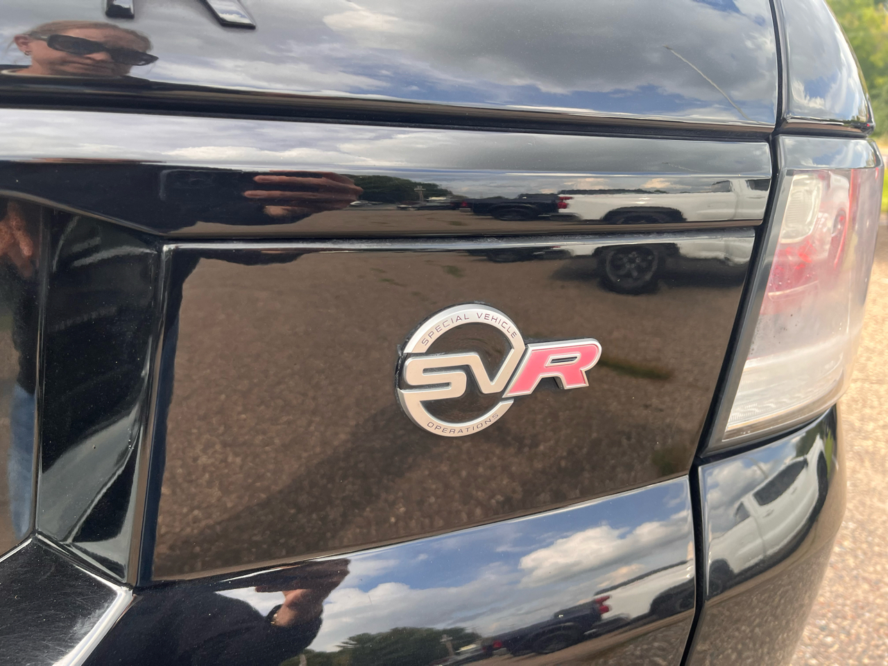 2016 Land Rover Range Rover Sport SVR photo 3