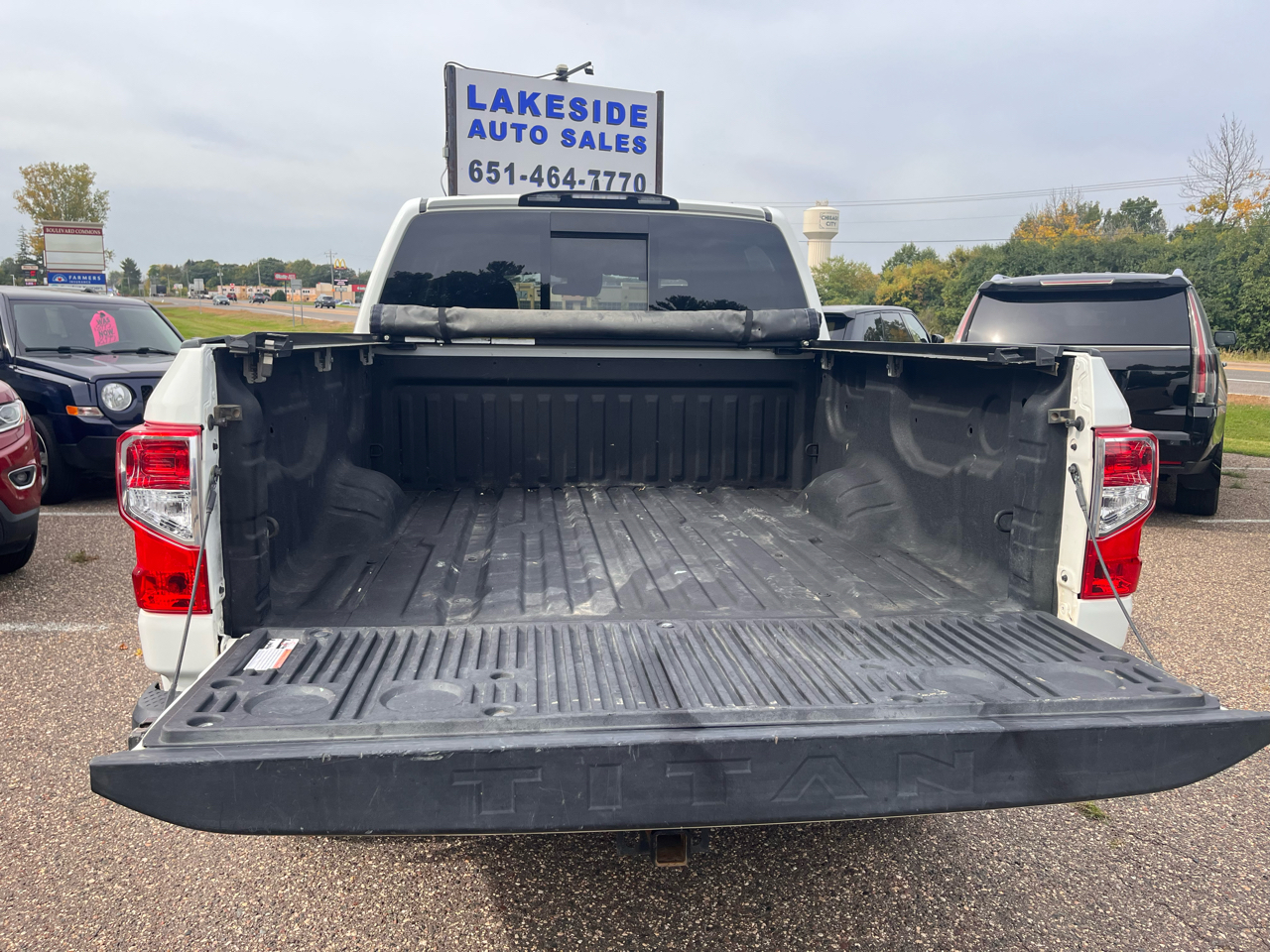 2022 Nissan Titan S Crew Cab photo 4