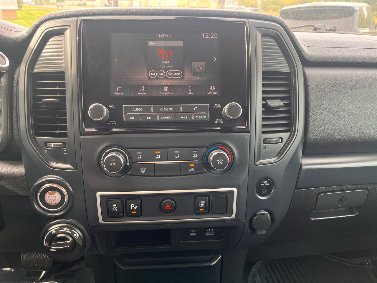 2022 Nissan Titan S Crew Cab photo 11