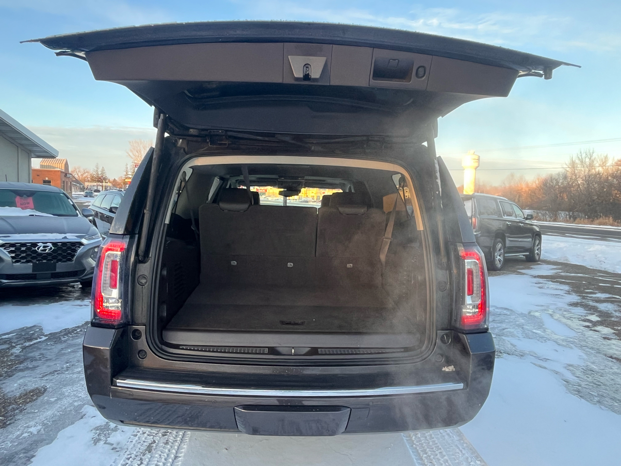 GMC Yukon XL Denali 4WD 2016