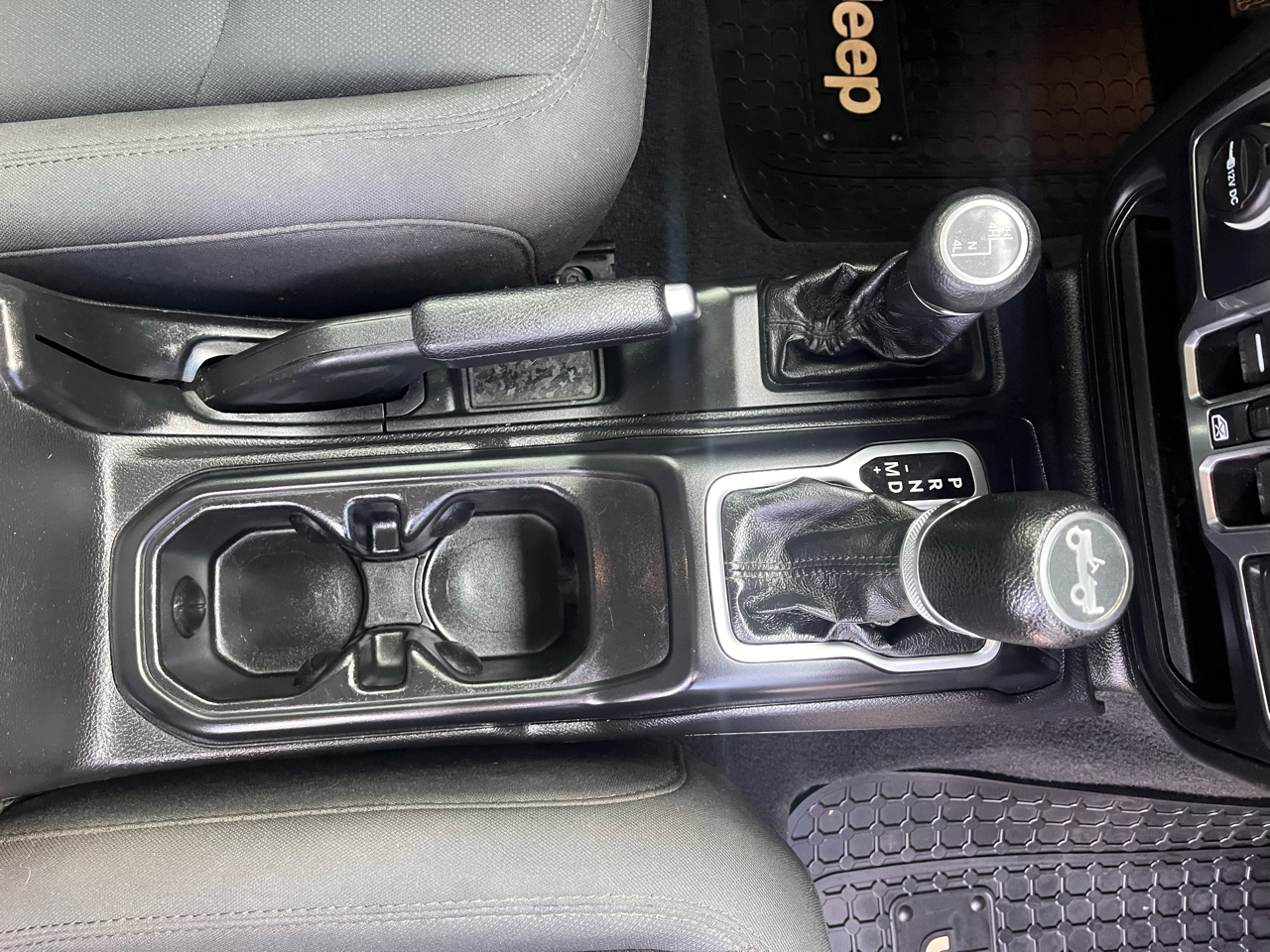 Jeep Wrangler Unlimited Sport 4D SUV 4WD 2018 Jeep Wrangler Unlimited Sport 4D SUV 4WD 2018