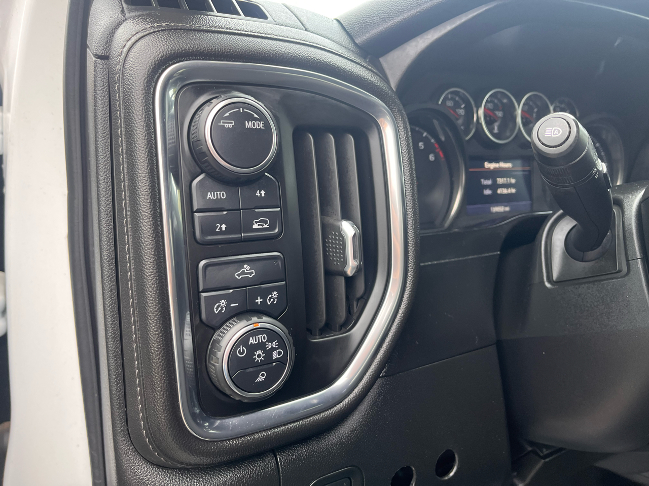 Chevrolet Silverado 1500 4WD Double Cab 147" LT 2020 Chevrolet Silverado 1500 4WD Double Cab 147" LT 2020