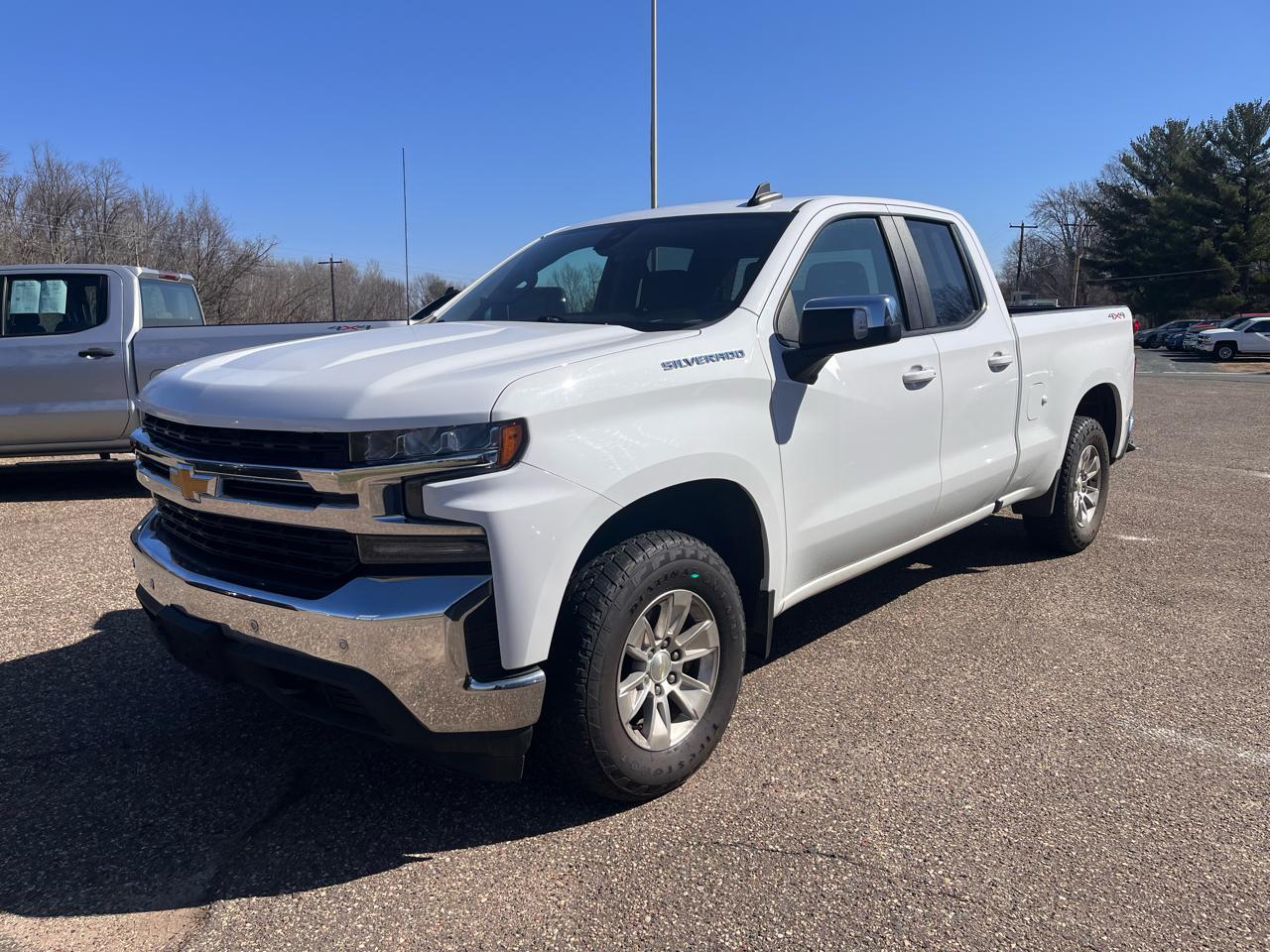 Chevrolet Silverado 1500 4WD Double Cab 147" LT 2020