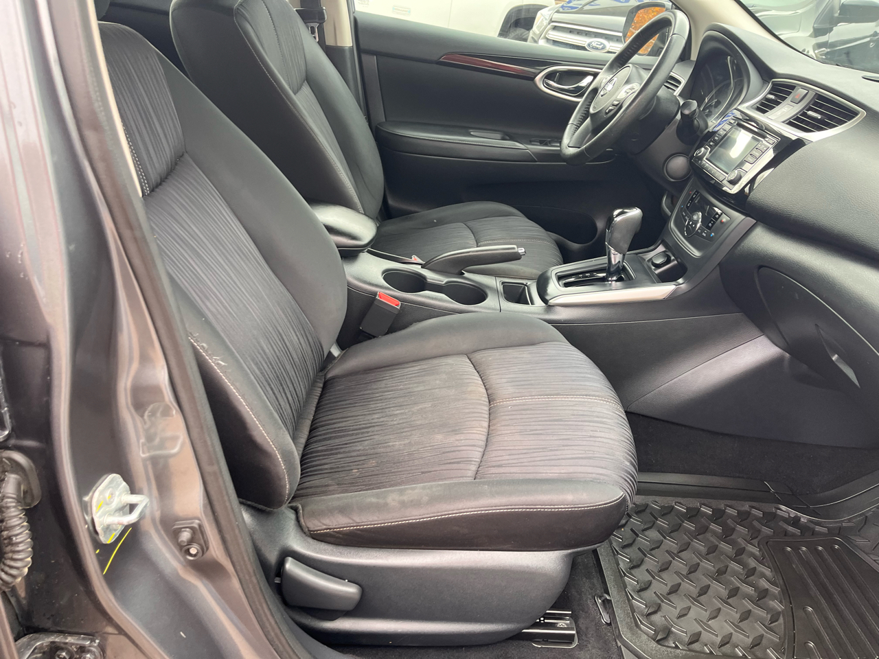 Nissan Sentra SV 4D Sedan 2018 Nissan Sentra SV 4D Sedan 2018