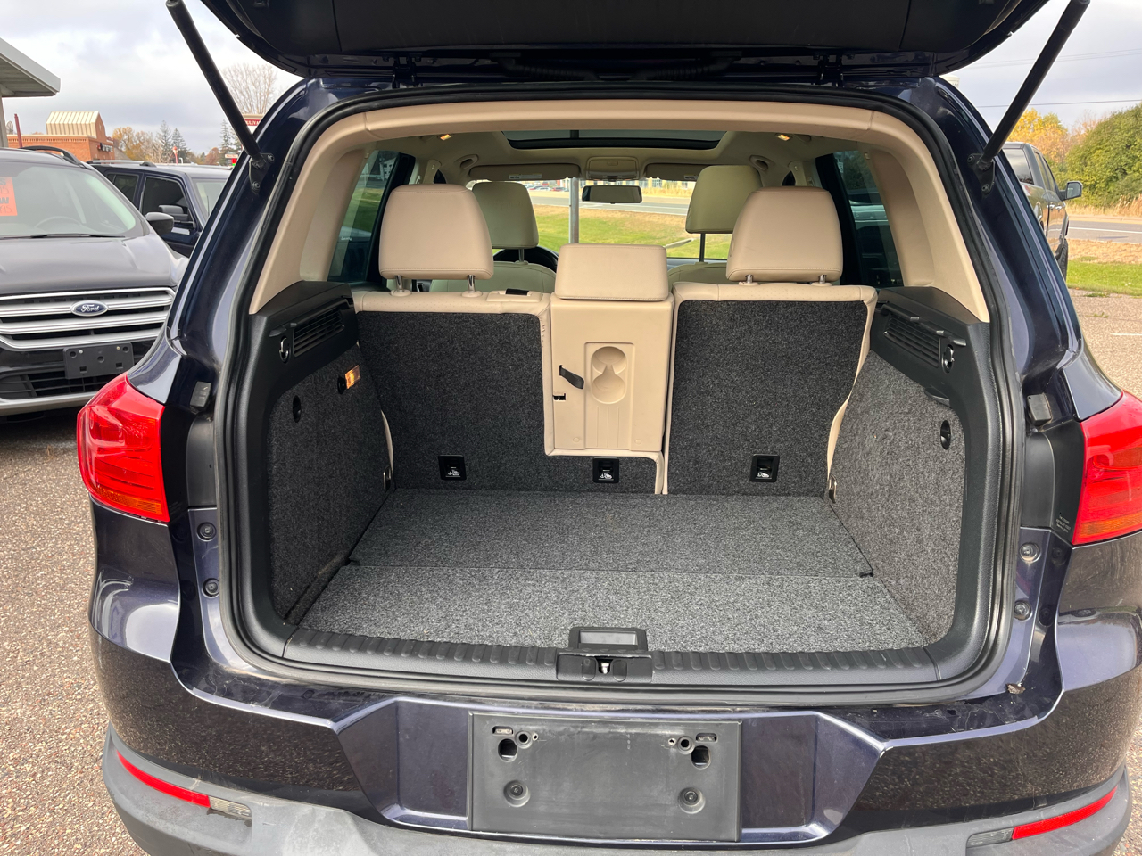 Volkswagen Tiguan 2WD 4dr Auto SE 2015 Volkswagen Tiguan 2WD 4dr Auto SE 2015