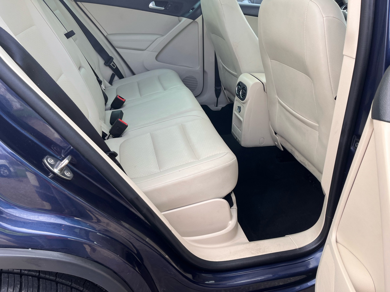 Volkswagen Tiguan 2WD 4dr Auto SE 2015 Volkswagen Tiguan 2WD 4dr Auto SE 2015