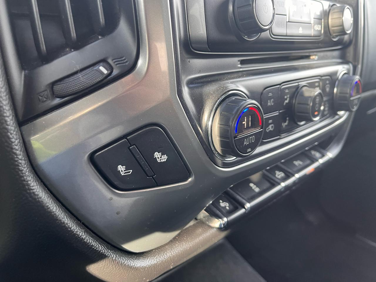 Chevrolet Silverado 1500 4WD Crew Cab 143.5" LT 2015