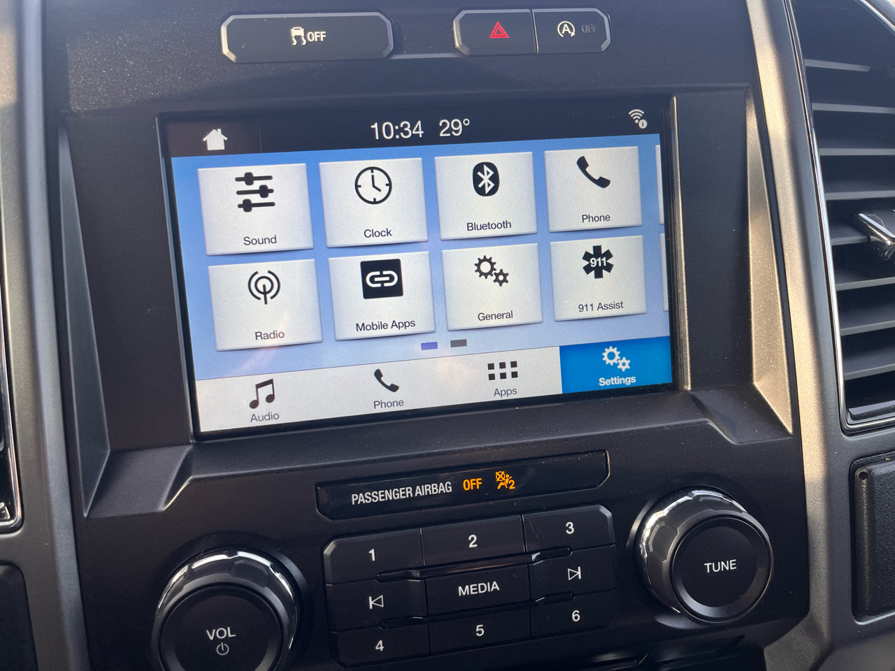 Ford F-150 4WD SuperCrew 139" XLT 2018