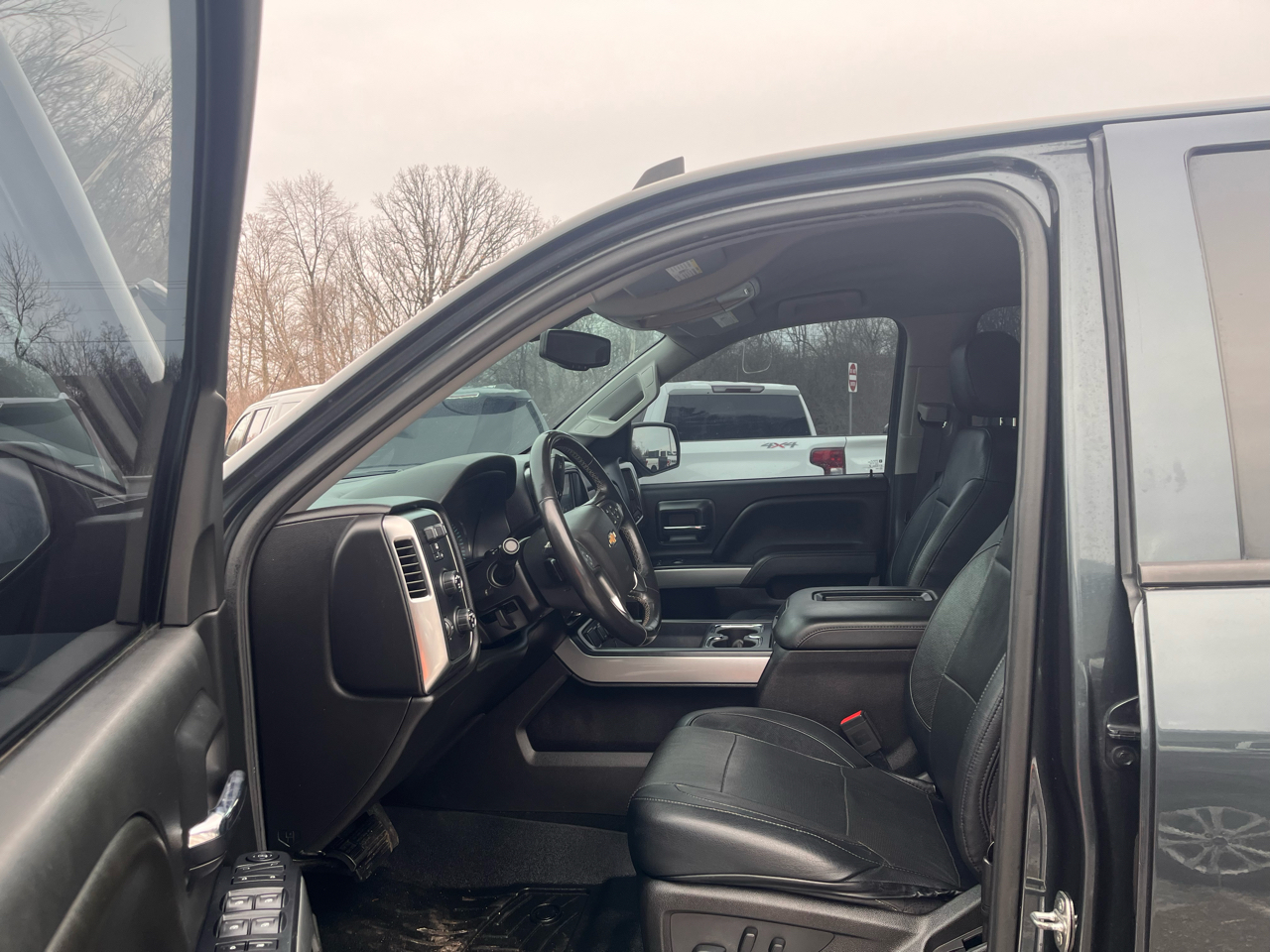 Chevrolet Silverado 1500 4WD Crew Cab 143.5" LT 2017