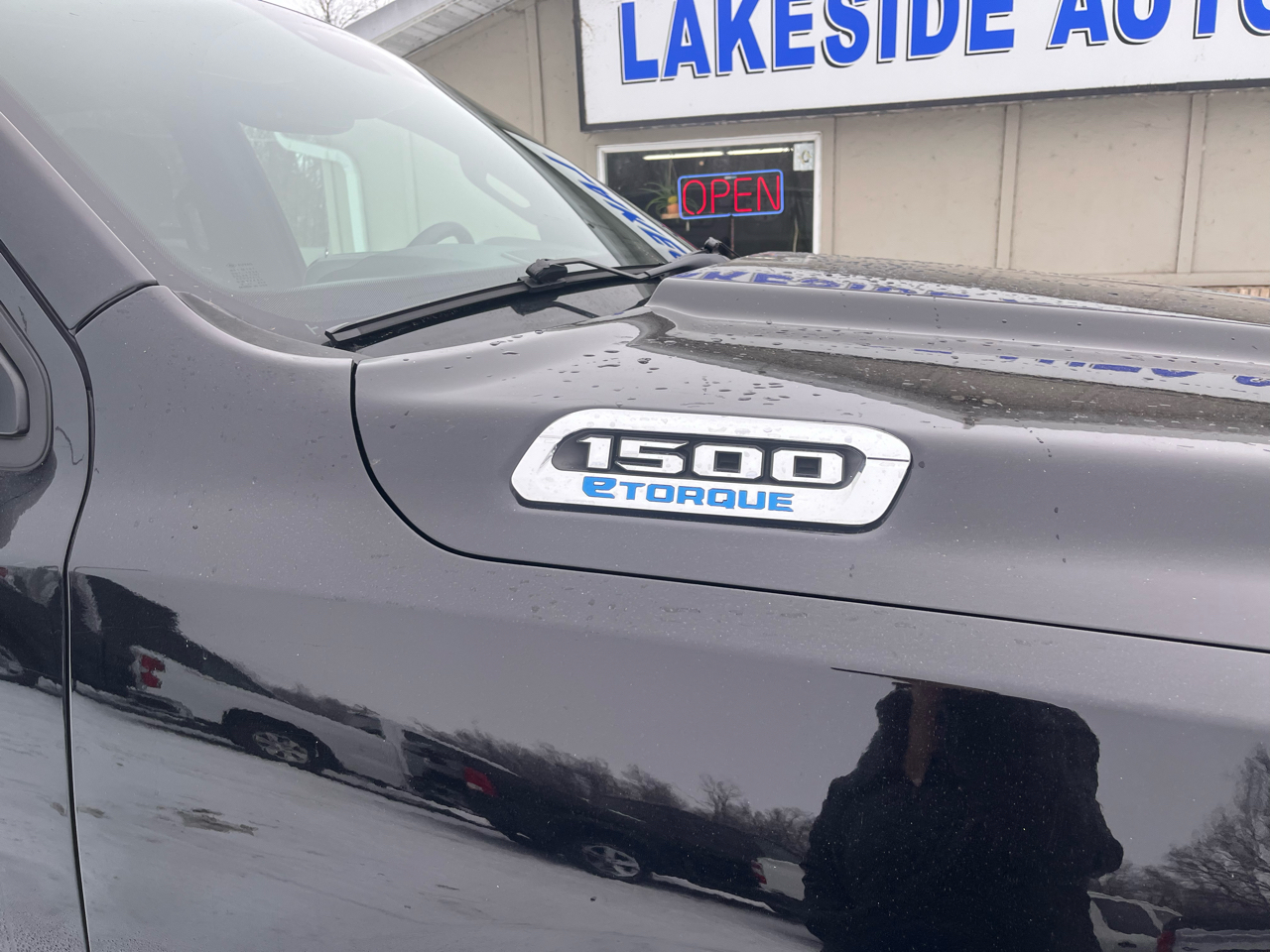 RAM 1500 4WD Quad Cab 140.5" Tradesman 2022