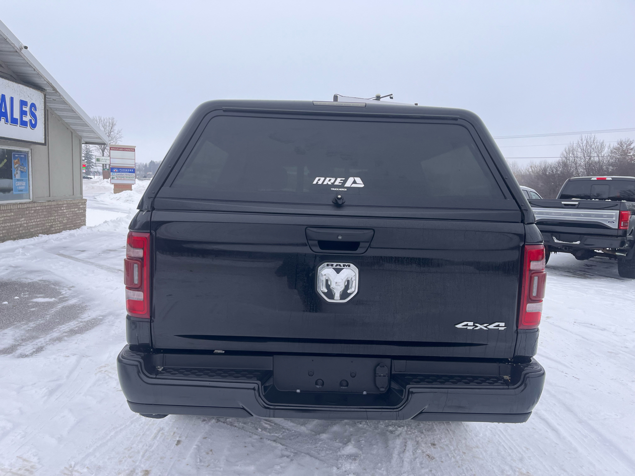 RAM 1500 4WD Quad Cab 140.5" Tradesman 2022