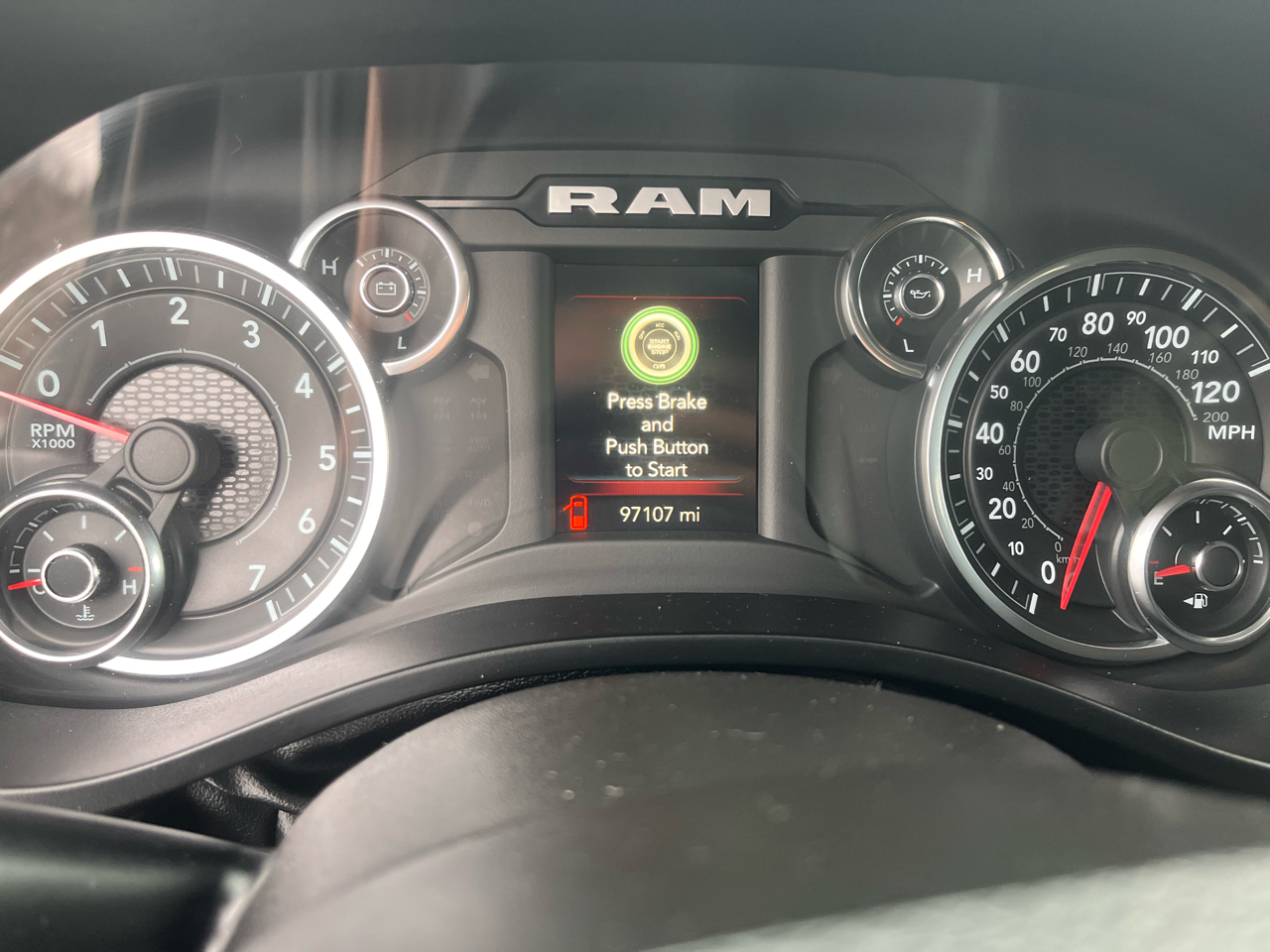 RAM 1500 4WD Quad Cab 140.5" Tradesman 2022