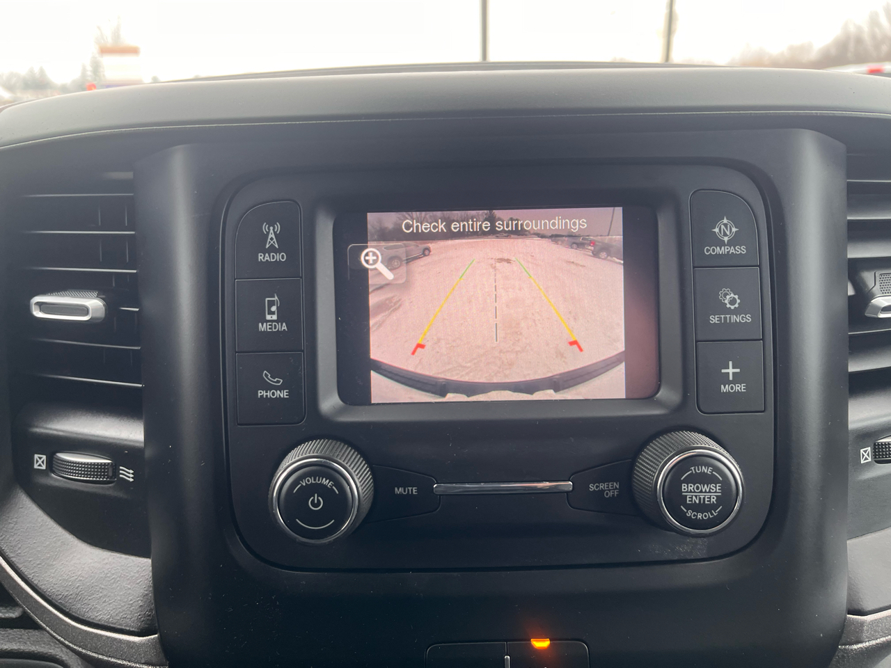 RAM 1500 4WD Quad Cab 140.5" Tradesman 2022