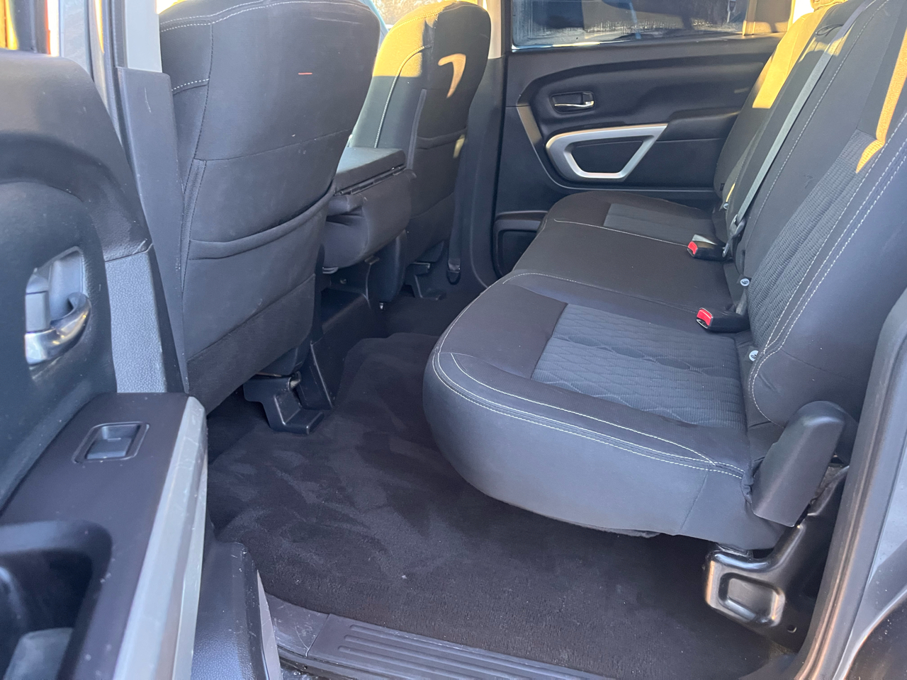 Nissan Titan 4WD Crew Cab SWB SV 2019