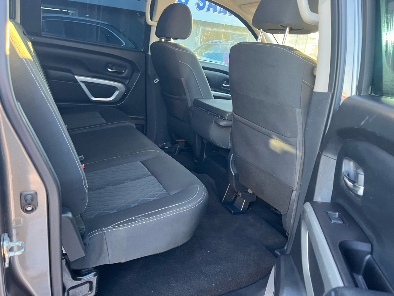 Nissan Titan 4WD Crew Cab SWB SV 2019