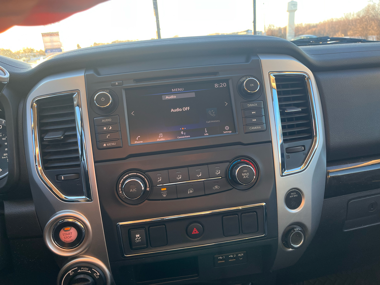 Nissan Titan 4WD Crew Cab SWB SV 2019