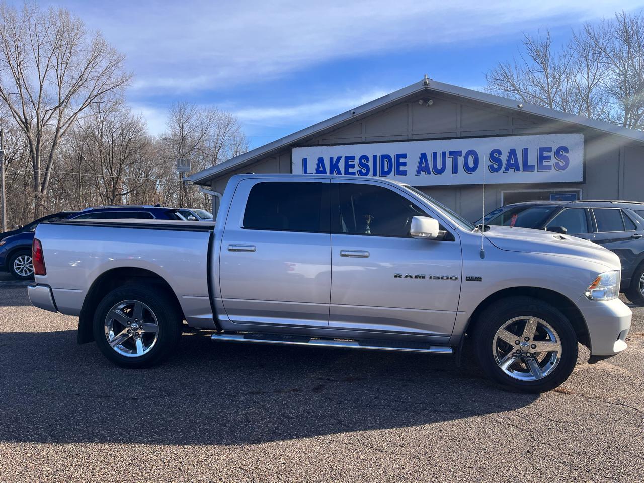 RAM 1500 4WD Crew Cab 140.5" Sport 2011