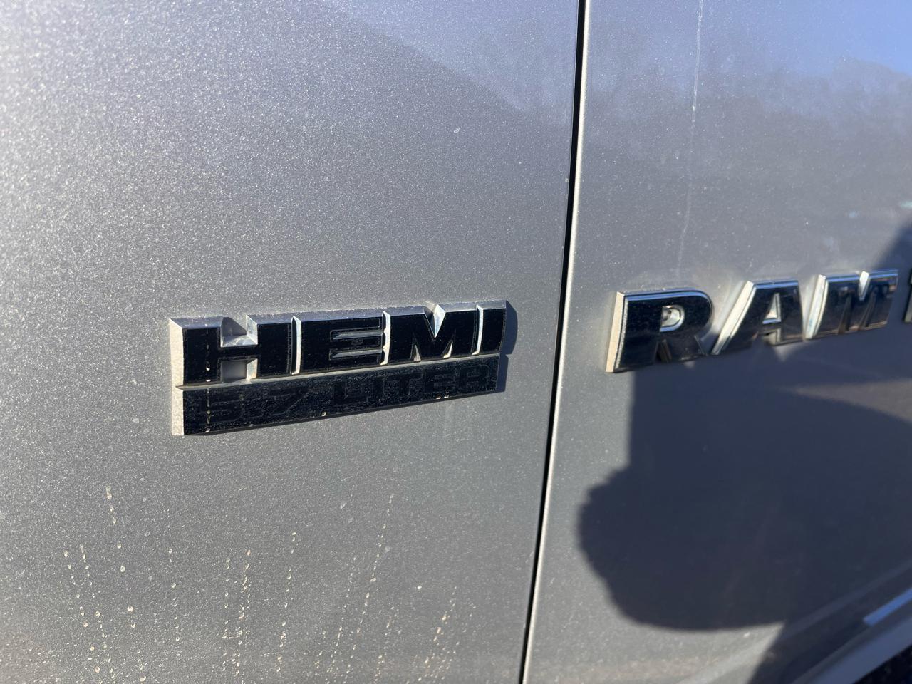 RAM 1500 4WD Crew Cab 140.5" Sport 2011