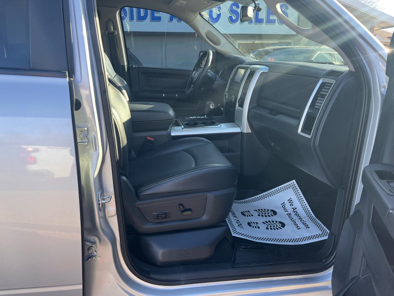 RAM 1500 4WD Crew Cab 140.5" Sport 2011