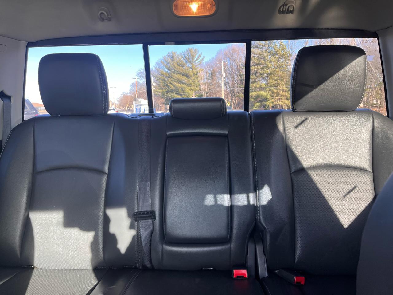 RAM 1500 4WD Crew Cab 140.5" Sport 2011