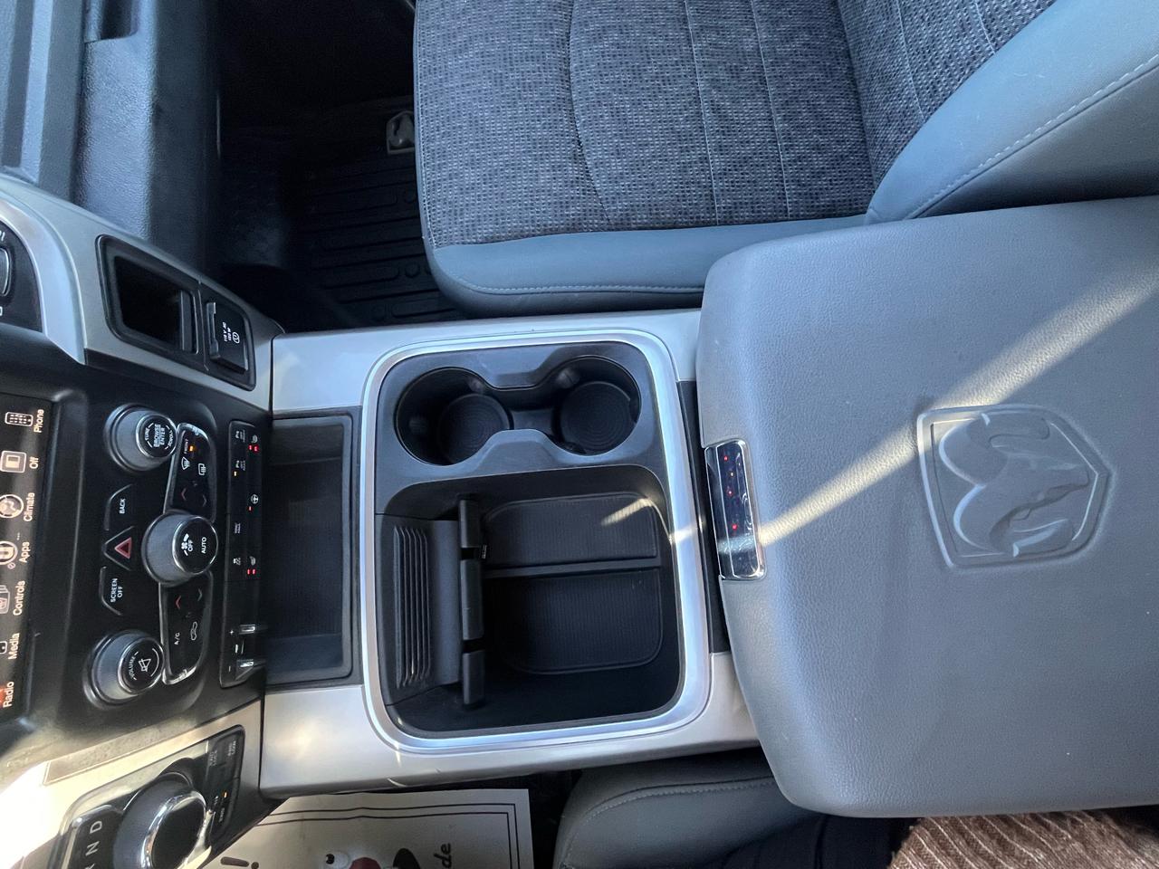 RAM 1500 4WD Quad Cab 140.5" Big Horn 2016