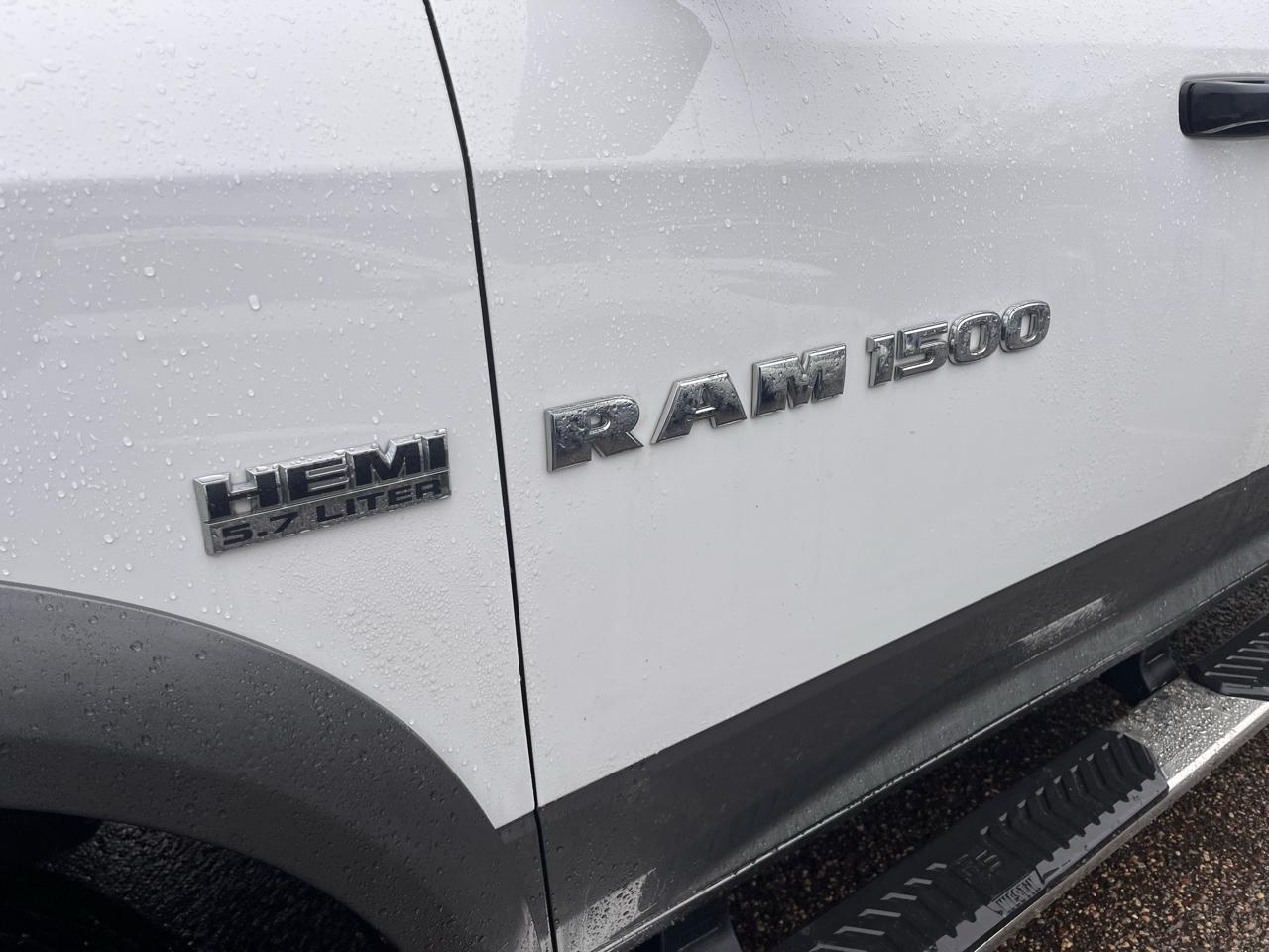 RAM 1500 4WD Crew Cab 140.5" Outdoorsman 2011