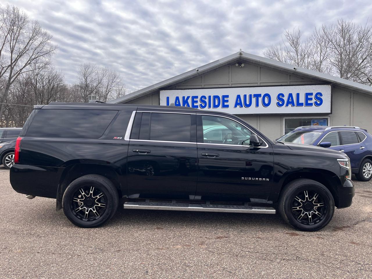 Chevrolet Suburban LT 4WD 2016
